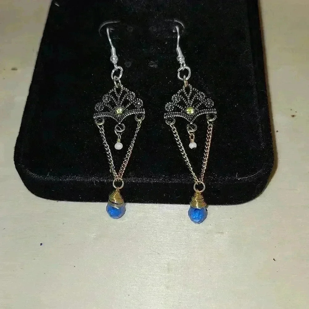 Handmade Beautiful Gothic style Earrings NICKLE Free